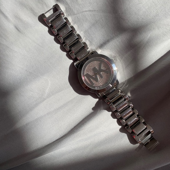 MICHAEL KORS WATCH - Picture 3 of 6